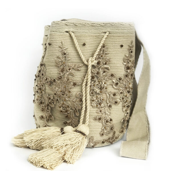 Mochila wayuu- beige con dorado